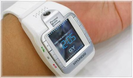 W100 - orologio e cellulare