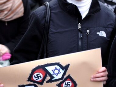 Ebrei e nazisti una sola medaglia.