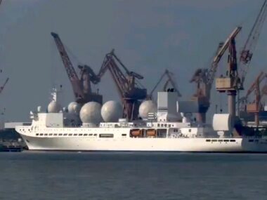 Nave spia cinese nello Stretto di Hormutz