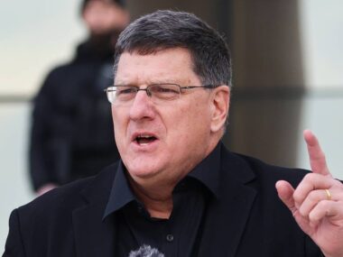 Scott Ritter, ex militare e ispettore dell'ONU statunitense.