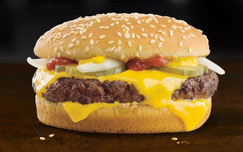 Quarter Pounder®* with Cheese - Panino in un fast-food