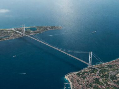 Ponte sullo stretto - Più lo guardo e più mi sembra sproporzionato.