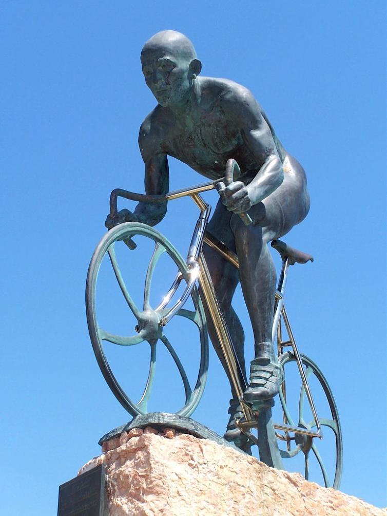 Statua di M. Pantani a Cesenatico (FC)