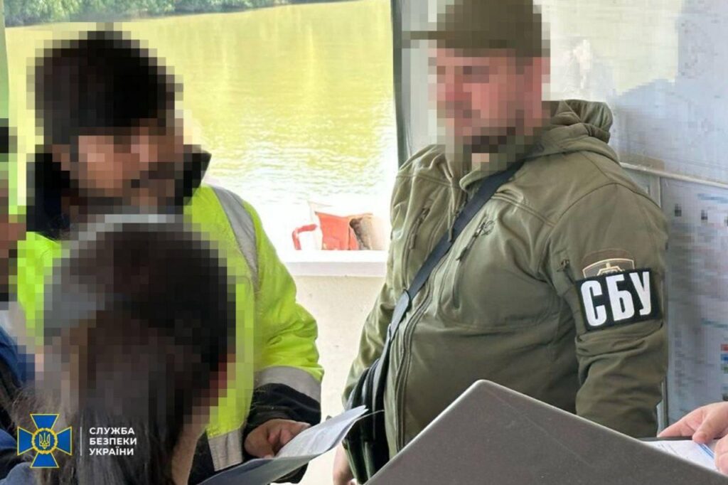 Verifiche a bordo della nave russa, perte della "flotta ombra".